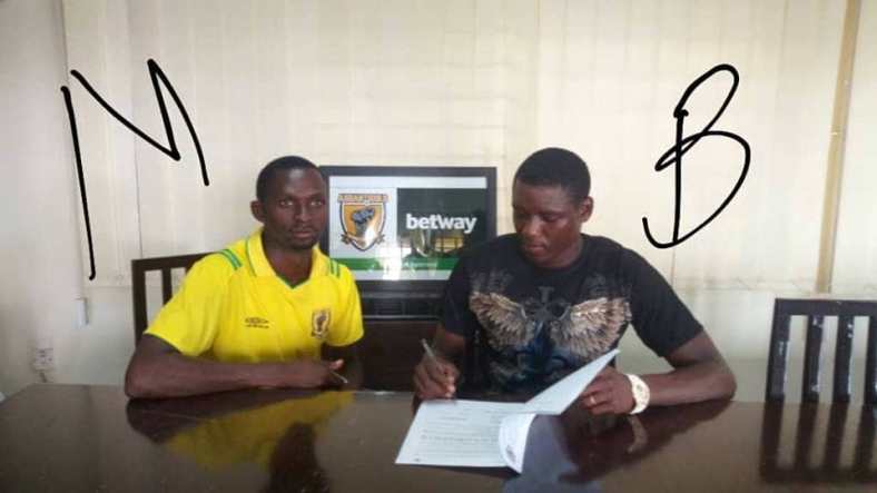 Ashantigold sign Burkina Faso goalkeeper Baba Zongo Ashantigold sign Burkina Faso goalkeeper Baba Zongo